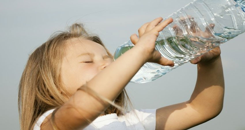 خطرات استفاده مجدد از بطری آب معدنی